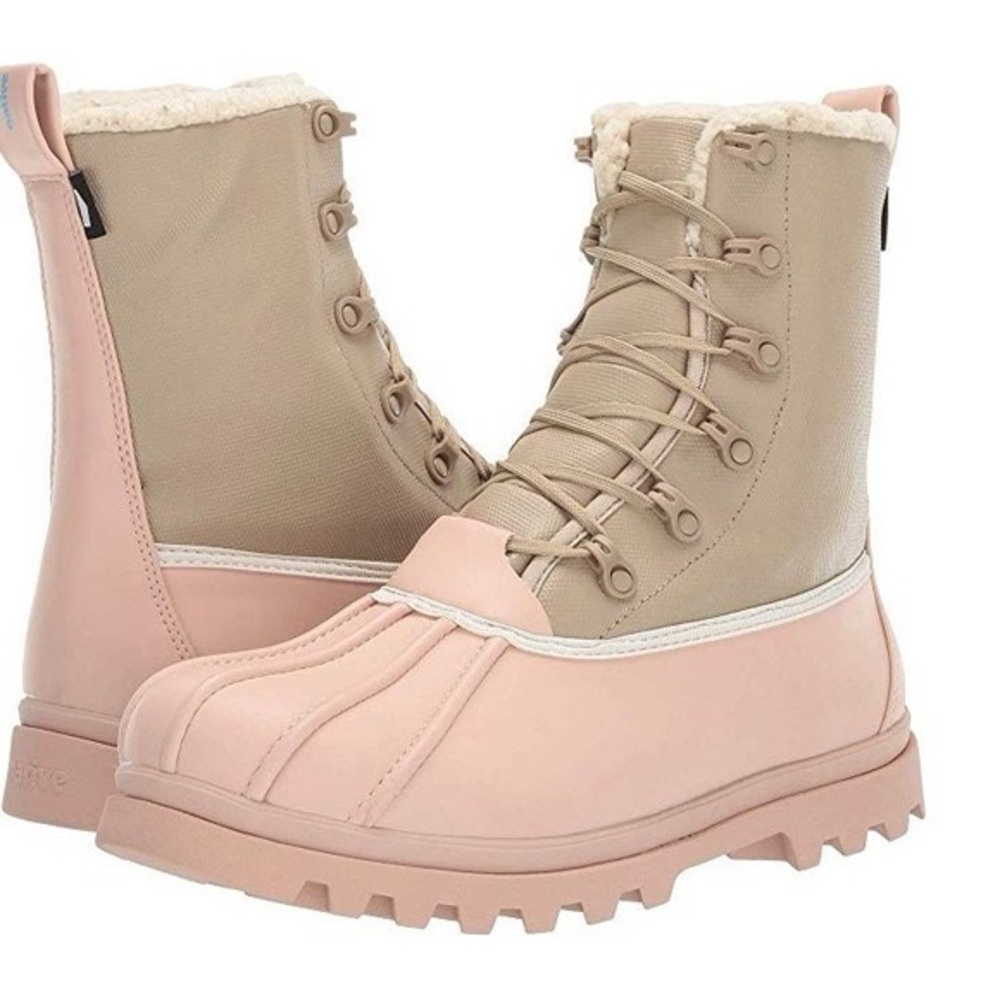 Native winter boots ladies sz 8.5